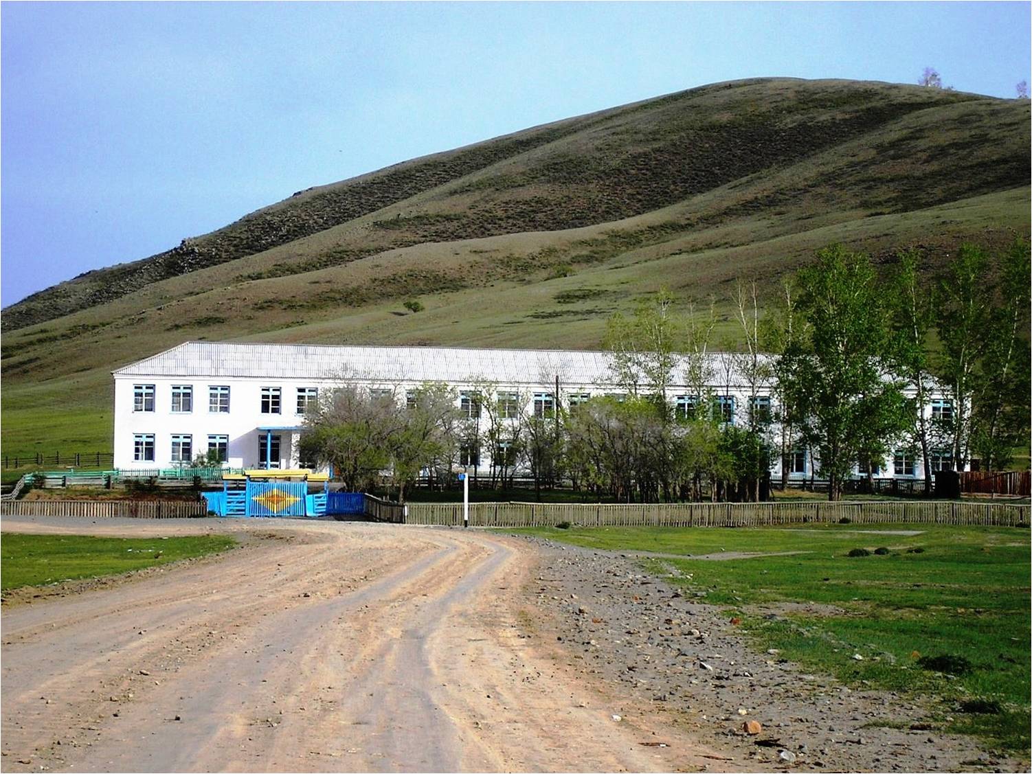 Фотография школы.